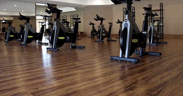 Piso para Gimnasio antideslizante: cuál elegir y por qué