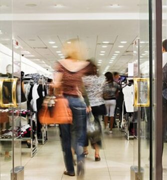 Ideas para mejorar la primera impresión en accesos comerciales